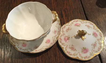 Schleiger 1143 Bouillon Soup & Saucer with Lid