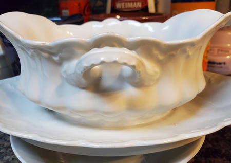 Schleiger 121 Gravy Boat with Attached Underplate