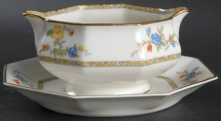 Schleiger 1227 Gravy Boat with Attached Underplate