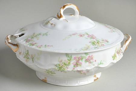 Schleiger 1240 Tureen &  Lid by Haviland