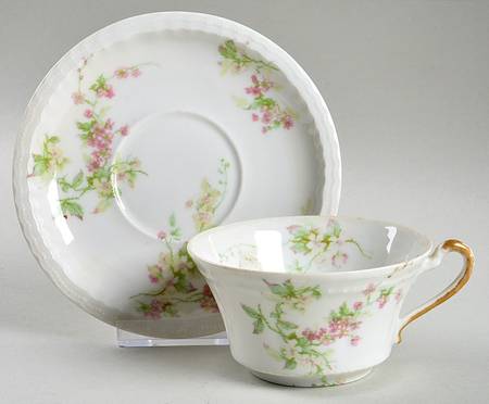 Schleiger 1240 Flat Cup & Saucer Set