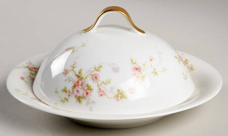 Schleiger 1245 Round Covered Butter with Strainer