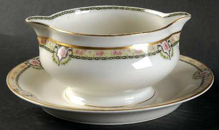 Schleiger 1257 Gravy Boat with Attached Underplate