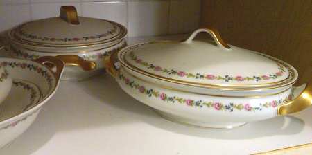 Schleiger 1263 Oval Covered Vegetable