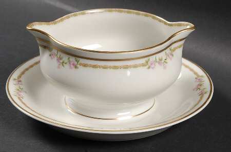 Schleiger 1264 Gravy Boat with Attached Underplate