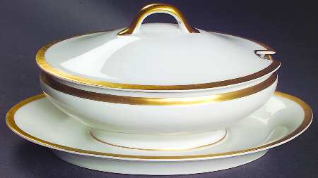 Schleiger 128 Gravy Boat w/Attached Underplate & Lid