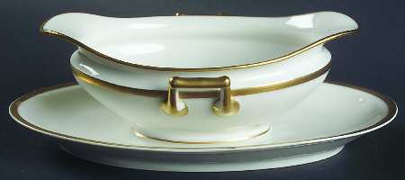 Schleiger 128 Gravy Boat with Attached Underplate