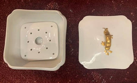 Schleiger 14 Square Covered Butter with Strainer