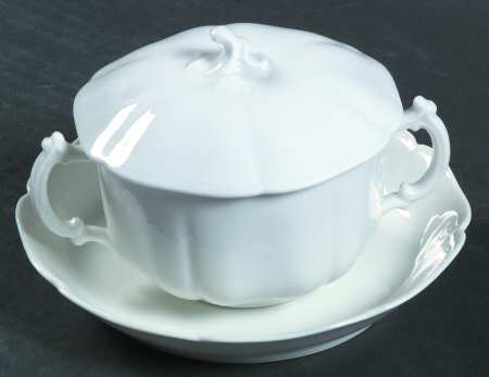 Schleiger 14 Bouillon Soup and Saucer with Lid