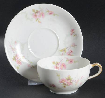 Schleiger 141 Flat Cup & Saucer Set