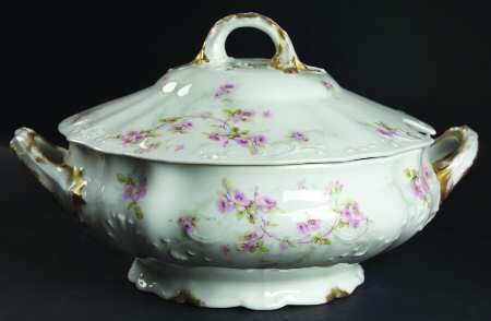 Schleiger 141a Tureen &  Lid