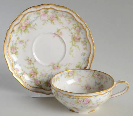 Schleiger 142a Flat Cup & Saucer Set