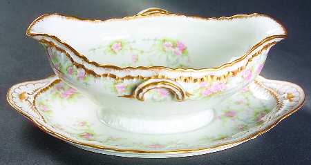 Schleiger 142a Gravy Boat with Attached Underplate