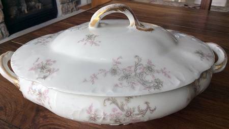 Schleiger 143b Oval Covered Vegetable