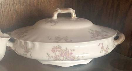 Schleiger 143e Oval Covered Vegetable