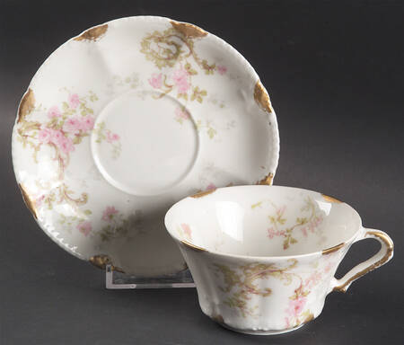 Schleiger 144 Flat Cup & Saucer Set