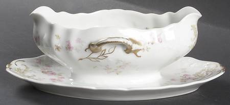 Schleiger 144a Gravy Boat with Attached Underplate