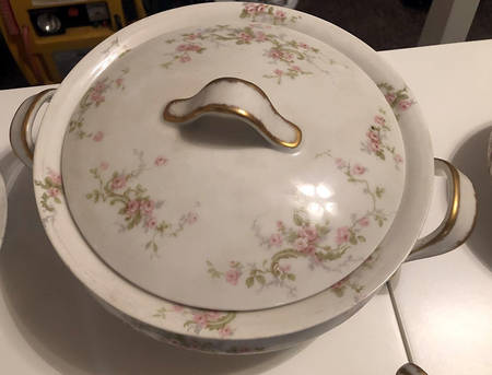 Schleiger 144D Round Covered Vegetable