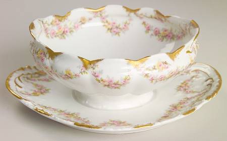 Schleiger 145 Gravy Boat with Attached Underplate