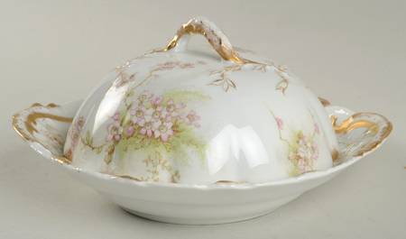 Schleiger 146 Round Covered Butter with Strainer