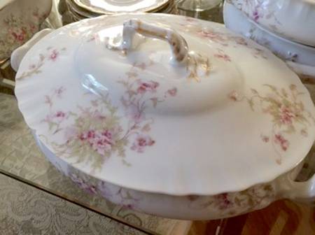 Schleiger 147 Oval Covered Vegetable