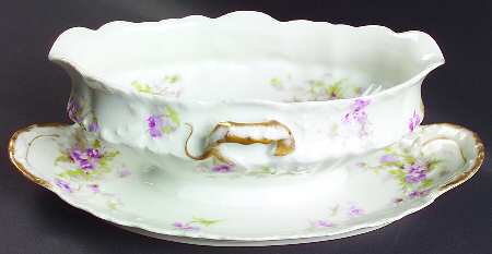 Schleiger 147D Gravy Boat with Attached Underplate