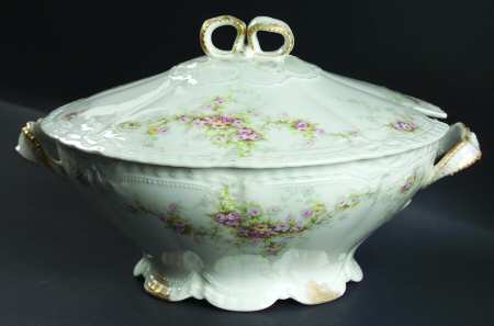 Schleiger 149F Tureen &  Lid