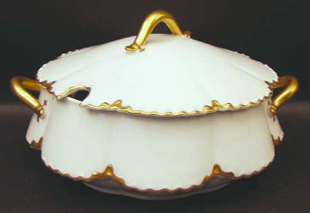 Schleiger 15 Tureen &  Lid
