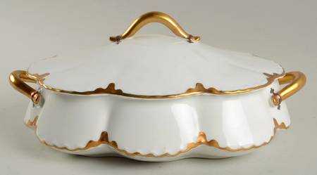 Schleiger 15 Oval Covered Vegetable