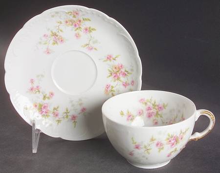 Schleiger 150 Oversized Cup & Saucer Set