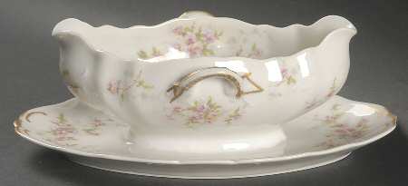 Schleiger 150 Gravy Boat with Attached Underplate
