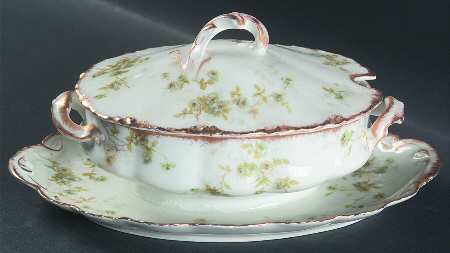 Schleiger 150b Gravy Boat w/Attached Underplate & Lid