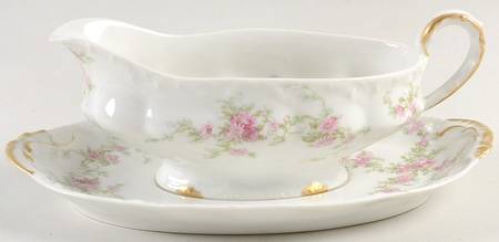 Schleiger 151 Gravy Boat & Underplate