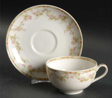 Schleiger 152 Flat Cup & Saucer Set