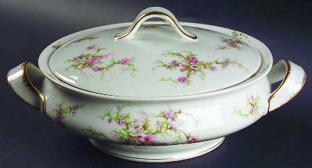 Schleiger 154a (White Background) Round Covered Vegetable