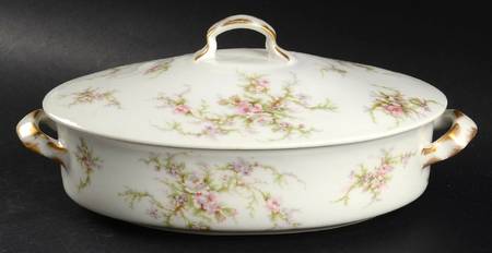 Schleiger 154a (White Background) Oval Covered Vegetable