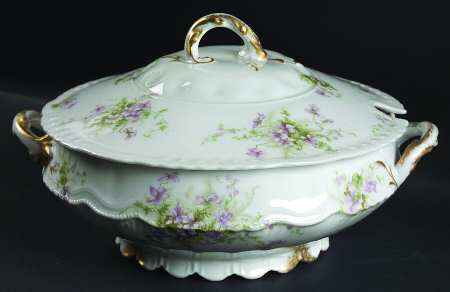 Schleiger 157h Tureen &  Lid