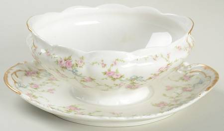 Schleiger 161d Gravy Boat with Attached Underplate