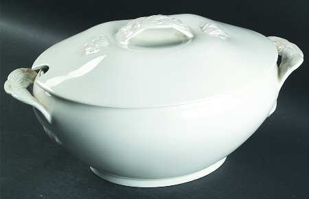 Schleiger 211 Tureen &  Lid