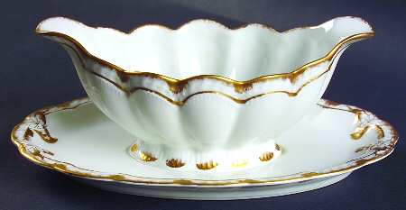 Schleiger 213 Gravy Boat with Attached Underplate