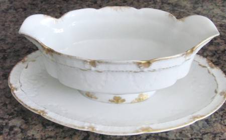 Schleiger 214 Gravy Boat & Underplate