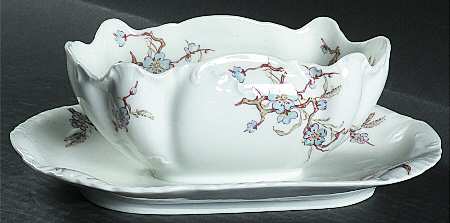 Schleiger 222F Gravy Boat with Attached Underplate