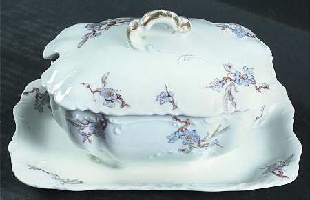 Schleiger 222F Gravy Boat w/Attached Underplate & Lid