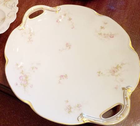 Schleiger 223 Handled Cake Plate