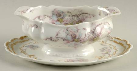Schleiger 226e Gravy Boat with Attached Underplate