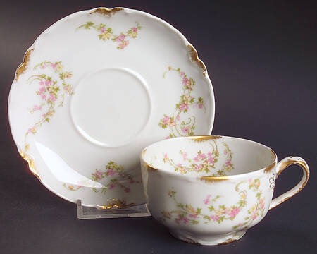 Schleiger 233A Flat Cup & Saucer Set