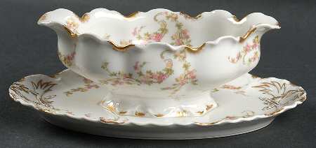 Schleiger 233A Gravy Boat with Attached Underplate