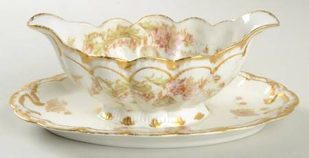 Schleiger 235B Gravy Boat with Attached Underplate