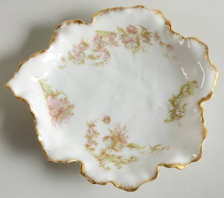 Schleiger 235E Leaf Shaped Dish