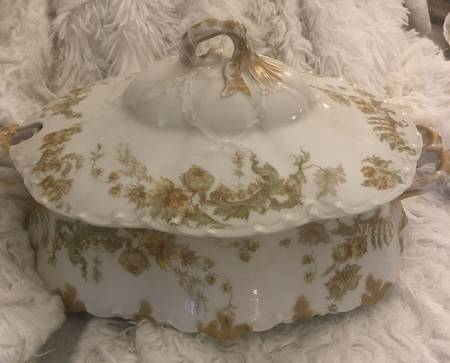 Schleiger 235j Tureen &  Lid